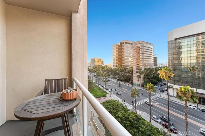 488 E Ocean #809 photo 12