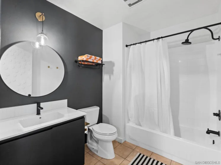 527 10th Avenue #402 photo 10