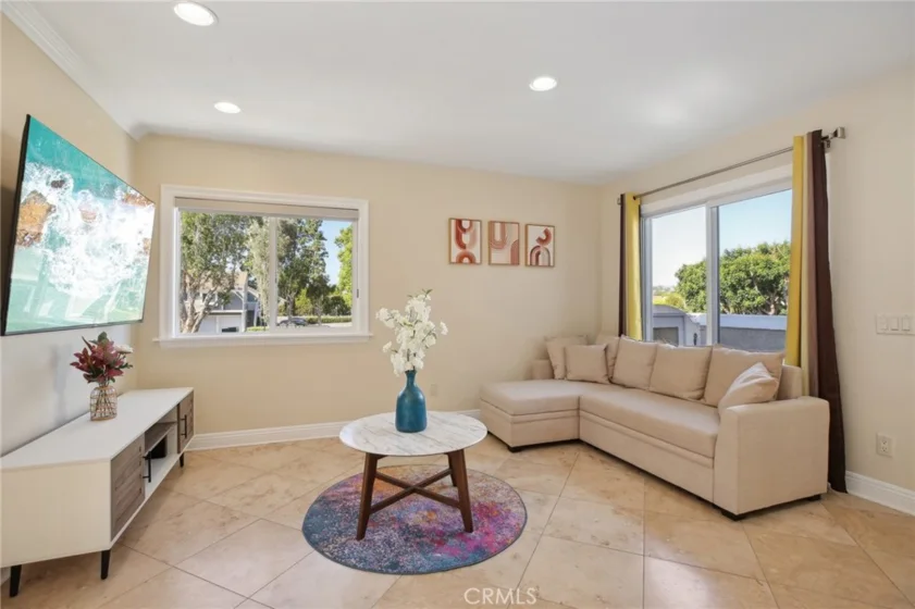 18 Laurel Lane photo 1