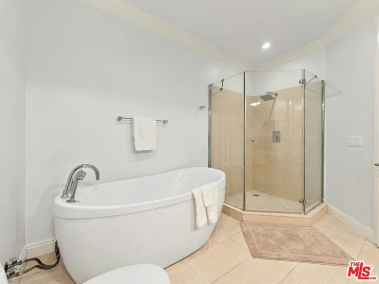 8121 Norton Avenue #201 photo 44