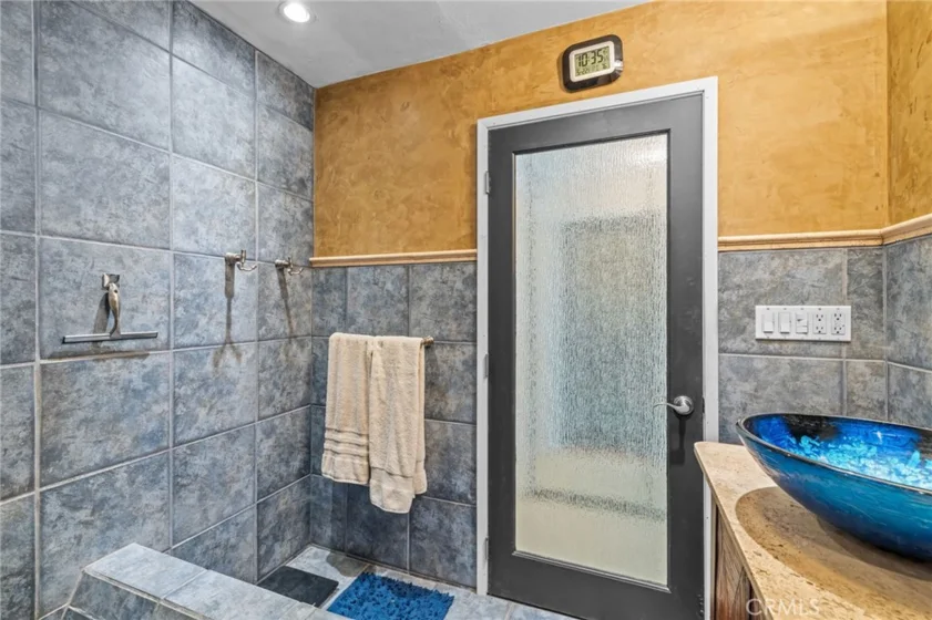 8712 Gregory Way #402 photo 15