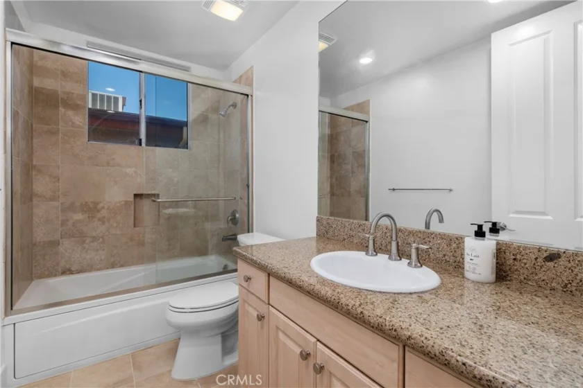 13440 Moorpark Street #101 photo 32
