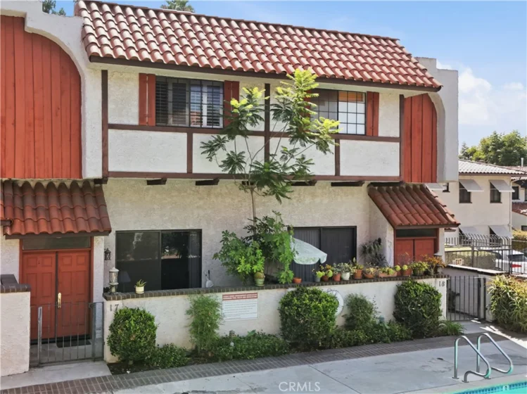 2450 E Del Mar Boulevard #17 photo 2
