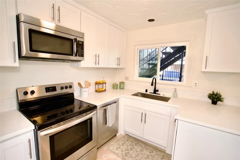 5500 Ackerfield Avenue #104 photo 5