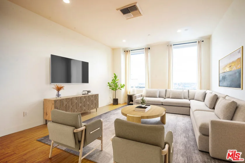 3810 Wilshire Boulevard #1209 photo 7