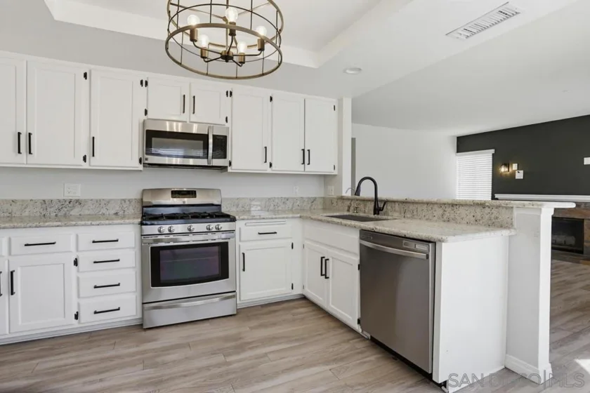 39991 Falcon Way photo 9