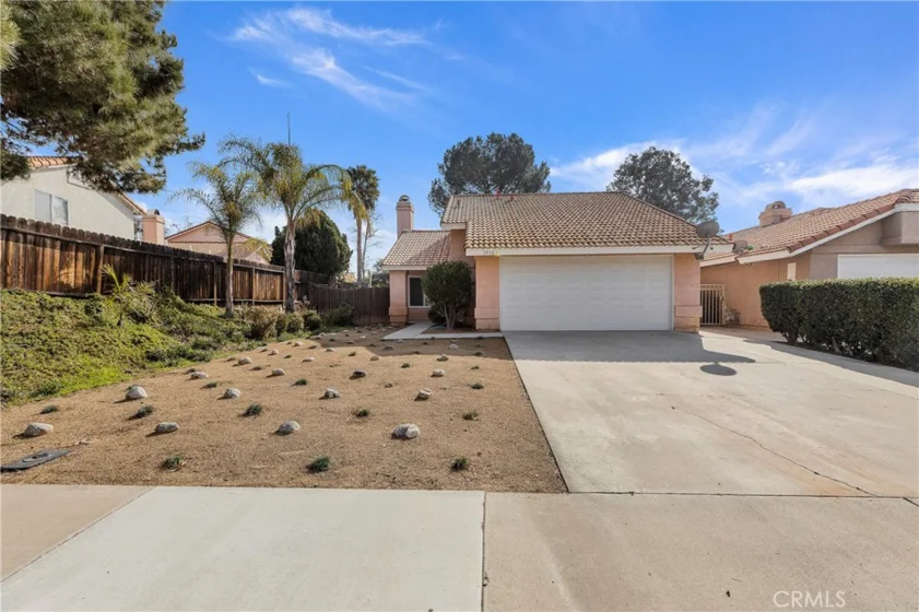 39586 Oak Cliff Drive photo