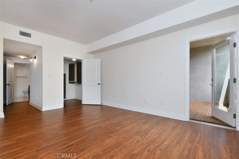 4424 Whitsett Avenue #107 photo 46