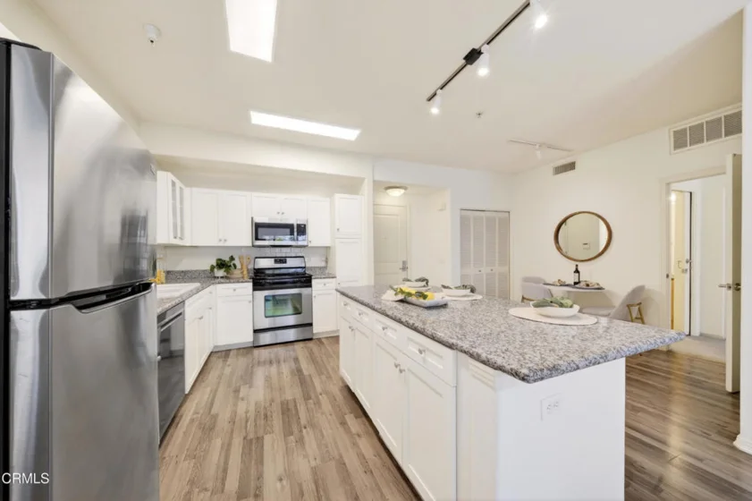 100 S Alameda Street #259 photo 43
