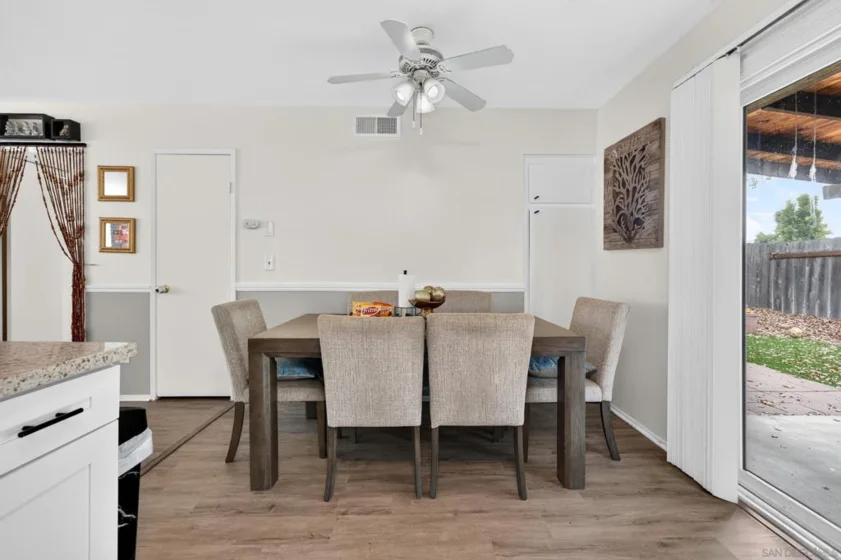 9941 Woodpark photo 8