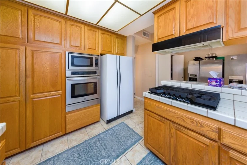5310 Zelzah Unit 114 photo 7