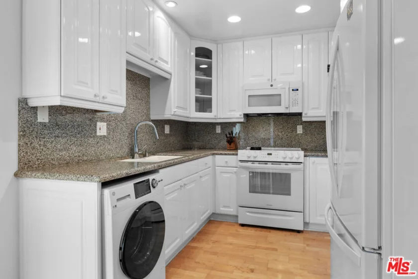 1515 S Beverly Drive #202 photo 31