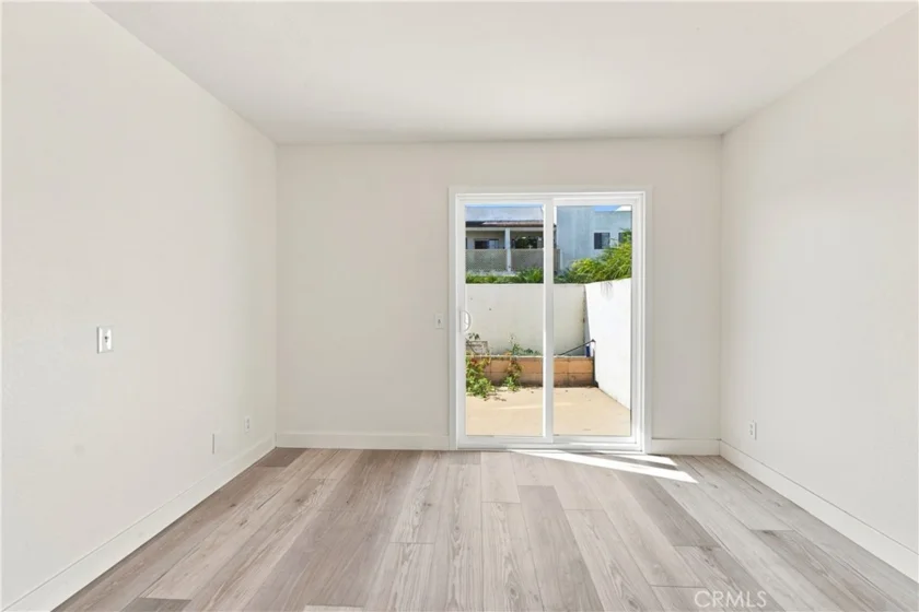 12700 Josephine photo 8