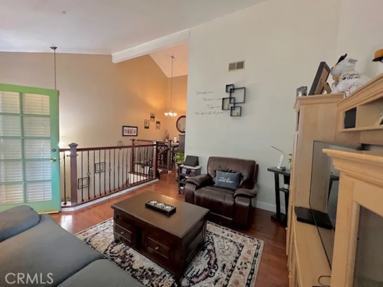 812 Inglewood photo 22