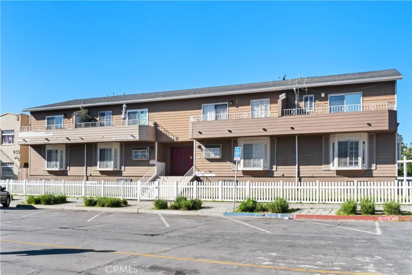 941 Elm #16 photo 1