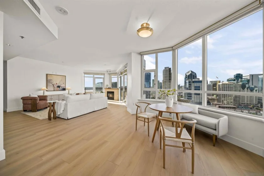 700 W Harbor #2501 photo 21