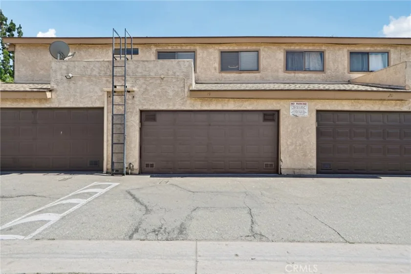 9600 Sylmar Avenue #19 photo 26