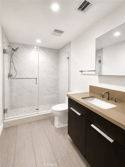 2939 Leeward Avenue #420 photo 11