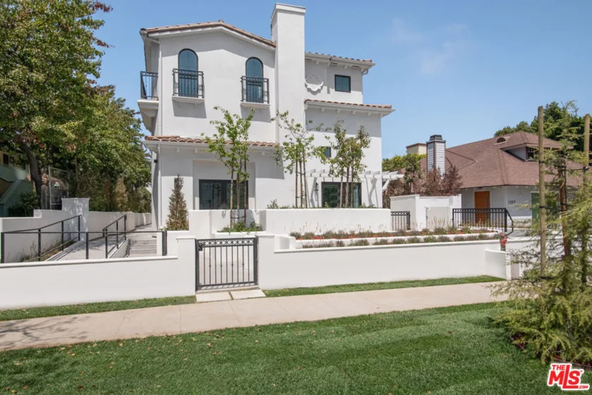 1025 Euclid Street #3 photo 1