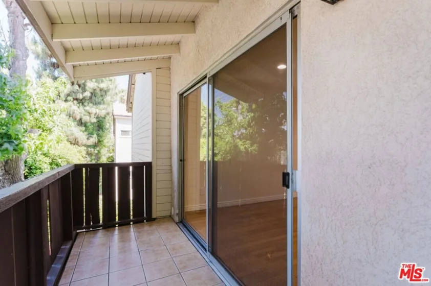 14980 Victory Boulevard #201 photo 25