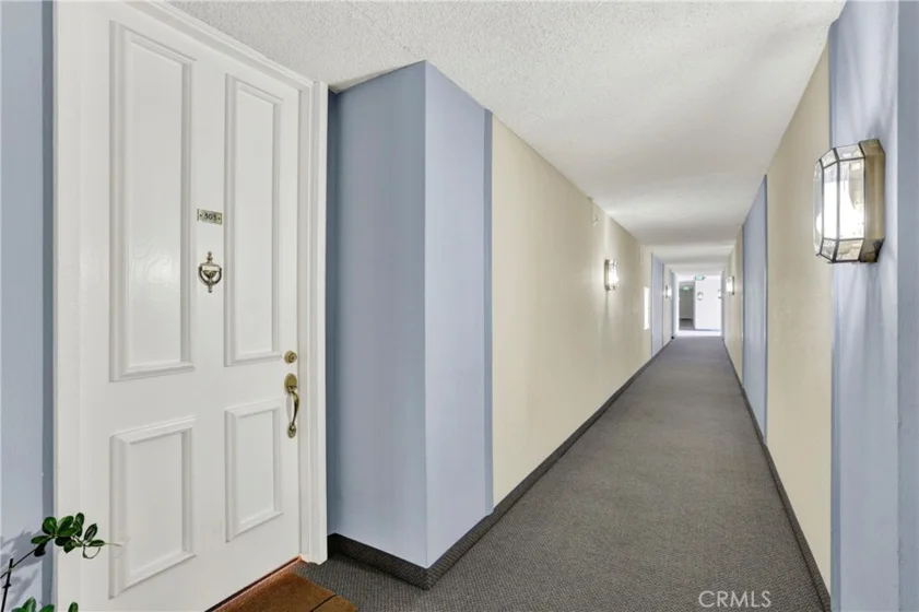 552 N Bellflower #303 photo 23