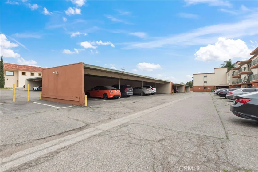 400 N Acacia Avenue #B12 photo 24