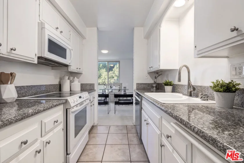 809 S Bundy Drive #214 photo 11