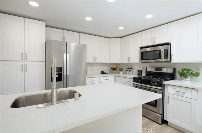 333 N Melrose Drive #E photo 11