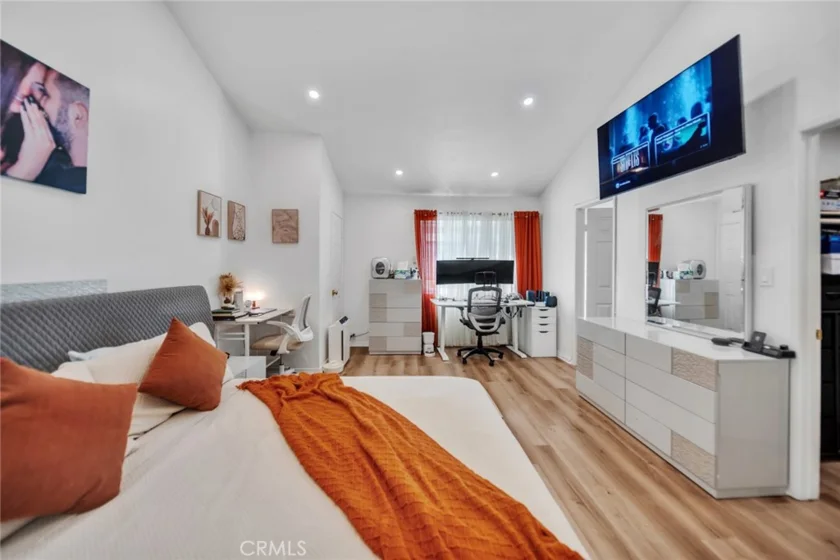 13412 Burbank photo 13