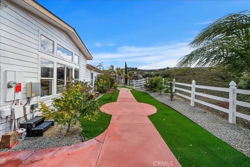 39565 Spanish Oaks Drive photo 25