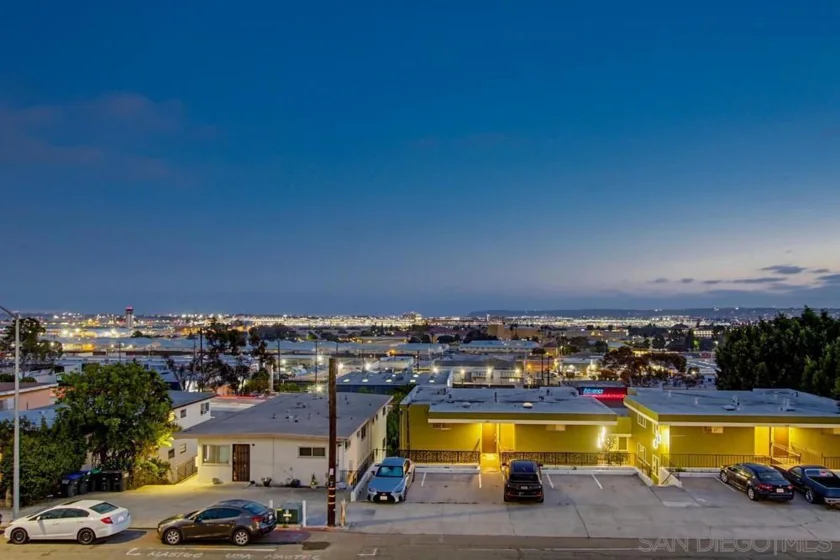 2078 San Diego photo 19