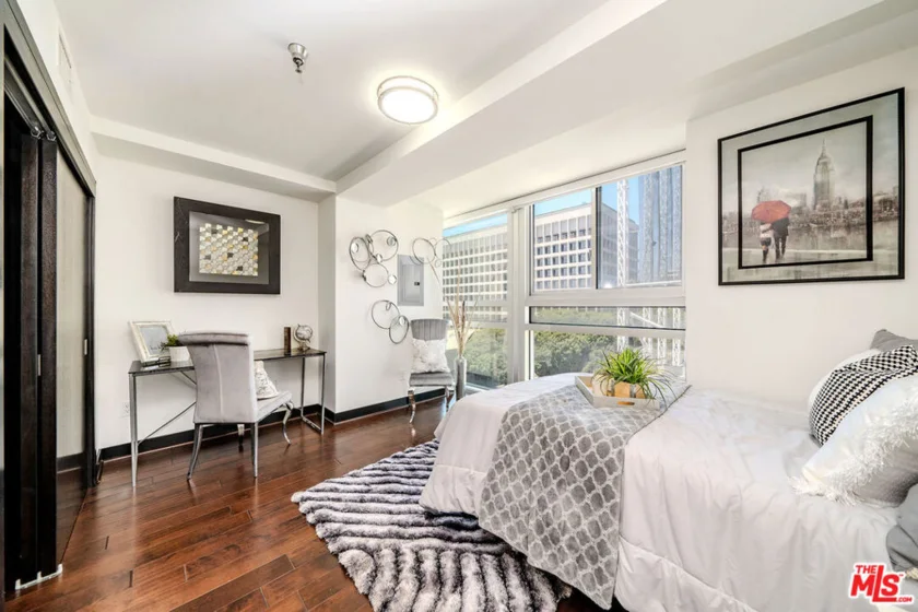 702 S Serrano Avenue #605 photo 18
