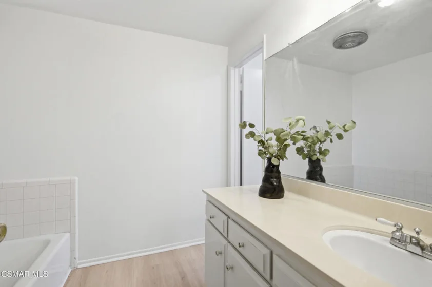 10650 Holman Avenue #202 photo 17