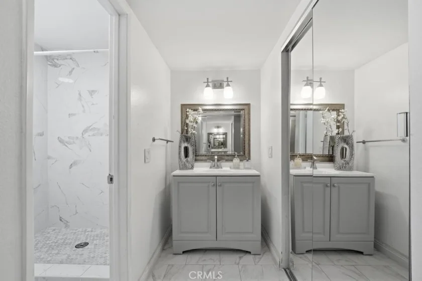1236 N Columbus #11 photo 15