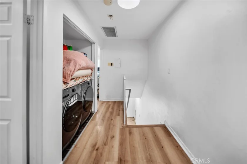 13412 Burbank photo 22