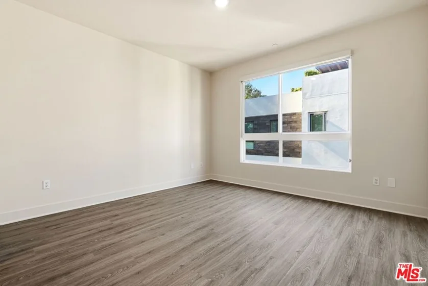 2111 N Cahuenga Boulevard #11 photo 20