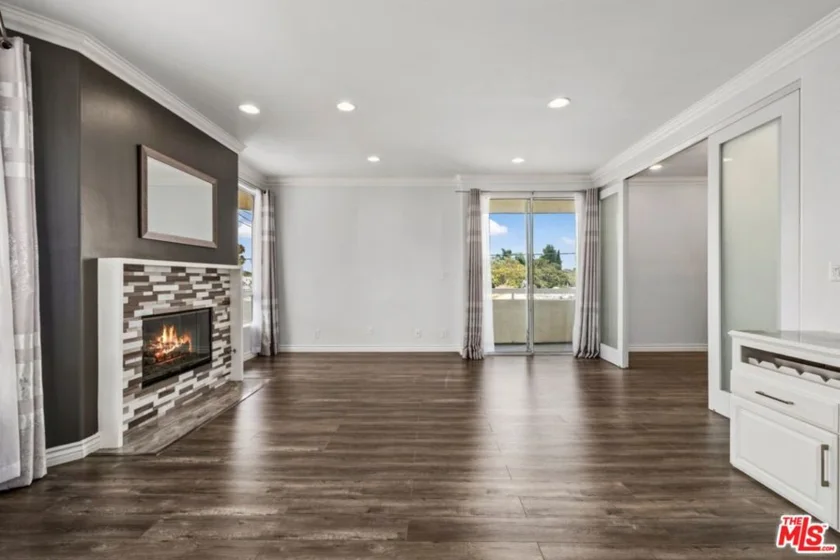 1002 S Burnside Avenue #203 photo 21