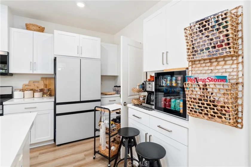 4044 Summer Way photo 4