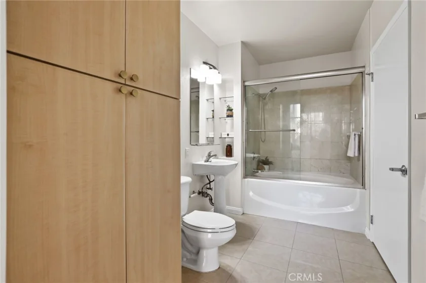 388 E Ocean Boulevard #305 photo 22
