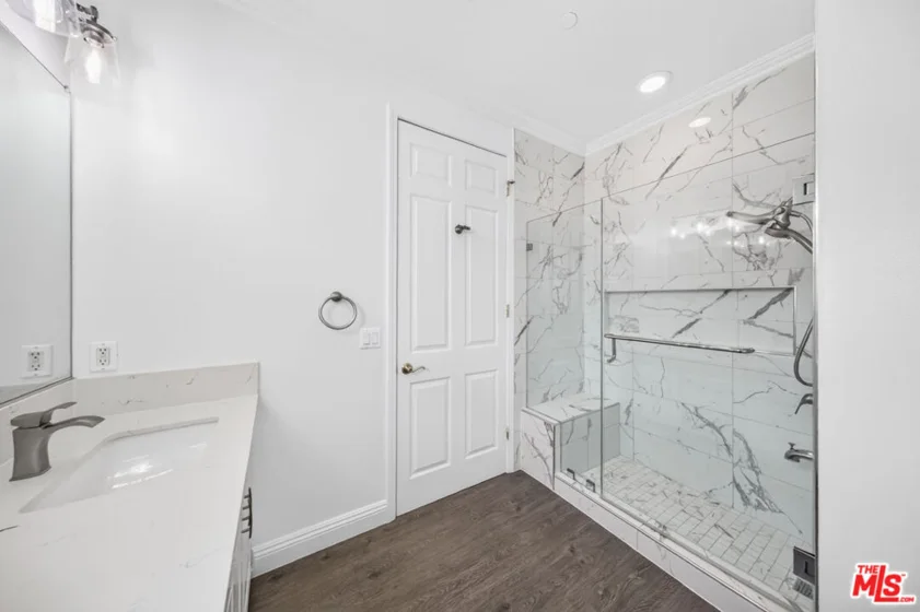 971 S St Andrews Place #301 photo 7