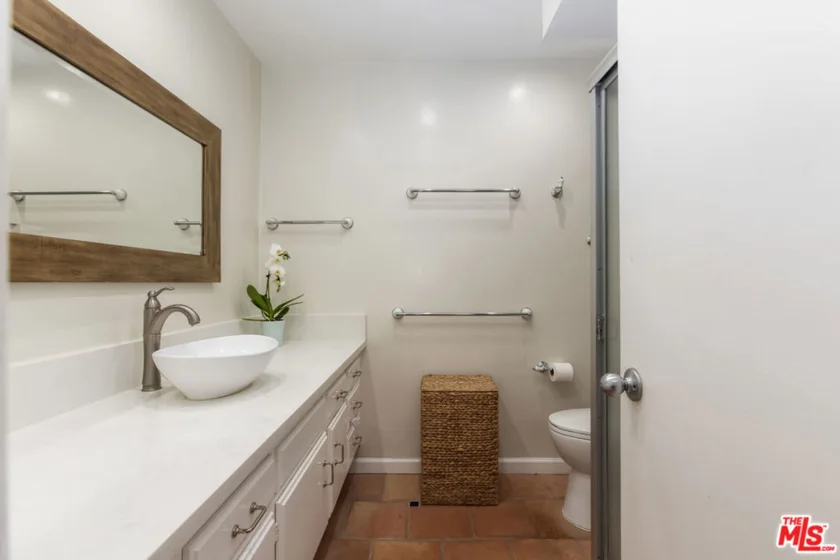 5625 Windsor Way #207 photo 19