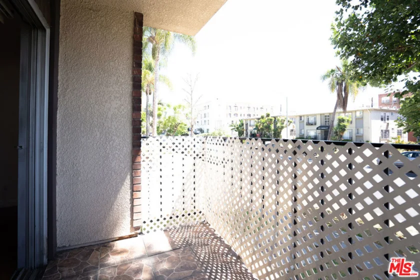 433 S Manhattan Place #108 photo 30