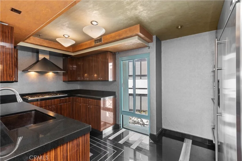 10336 Wilshire #703 photo 16