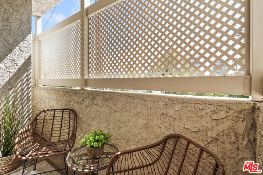 1663 Veteran Avenue #205 photo 1