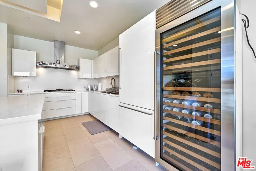 10776 Wilshire Boulevard #603 photo 23