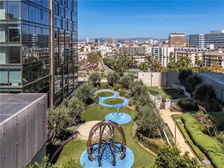 877 Francisco Street #819 photo 15