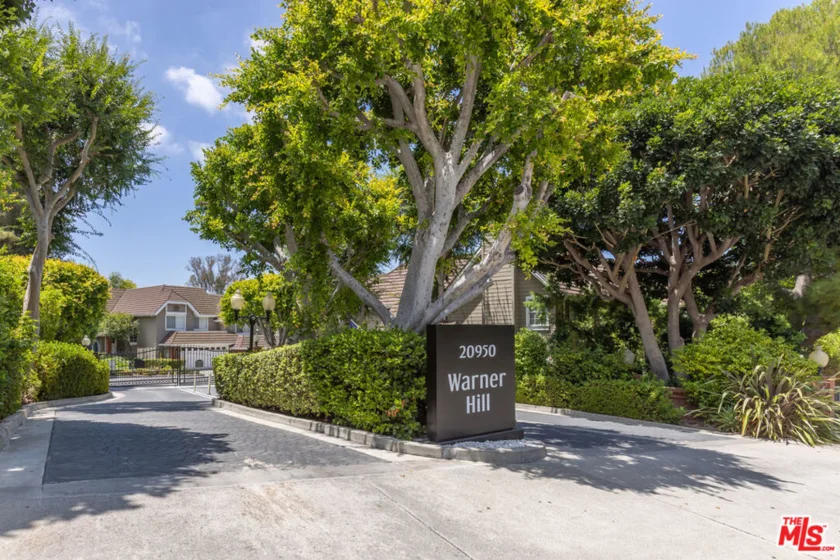 20950 Oxnard Street #10 photo 29