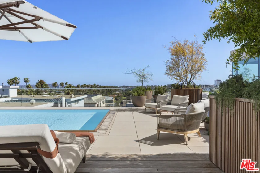9200 Wilshire Boulevard #204W photo 9