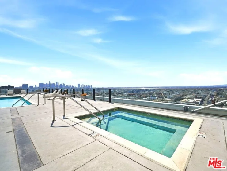 3810 Wilshire Boulevard #605 photo 29