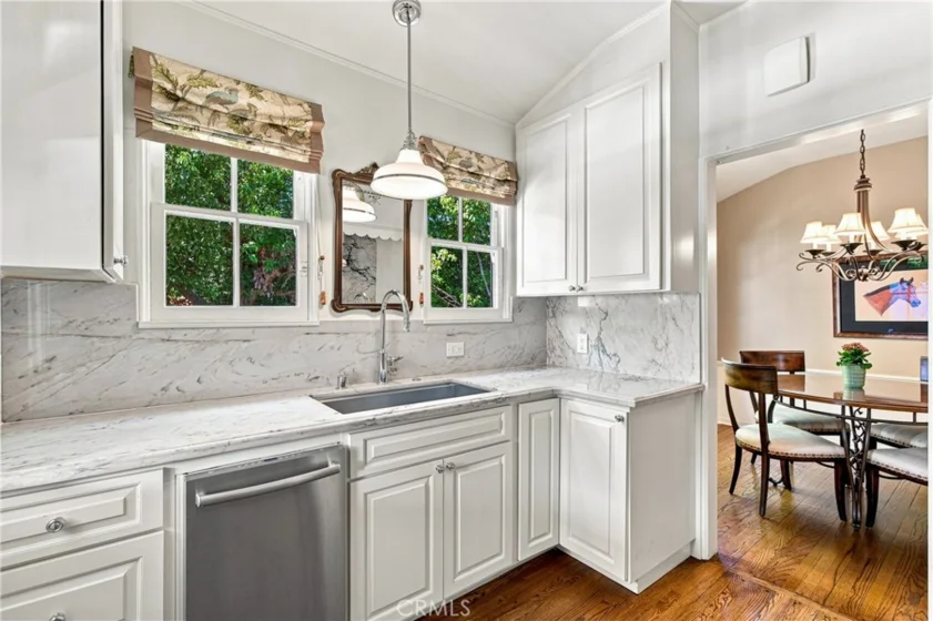 433 S Madison photo 8